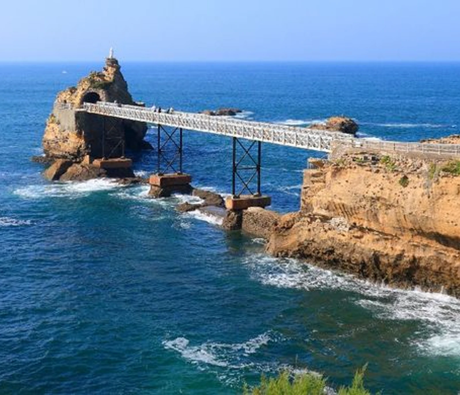 Le Rocher de la Vierge, monument incontournable de Biarritz !